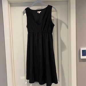 Black v-neck maternity dress
